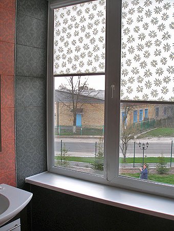 Рулонные шторы (коробовая система) ванная комната